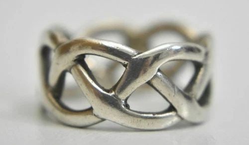KNOT RING THUMB ROPE BAND STERLING SILVER MEXICO SIZE 7.25: KNOT RING THUMB ROPE BAND STERLING SILVER MEXICO SIZE 7.25 Knot ring thumb rope band sterling silver Made in Mexico Size 7.50 Weight 6.8g band width 3/8" Delivered in a Gift Box