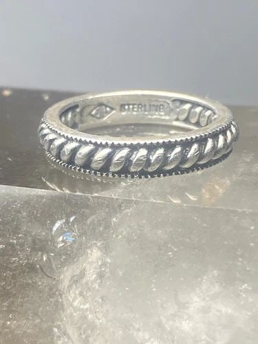 JUDITH JACK RING STACKER TWISTED ROPE BAND STERLING SILVER WOMEN GIRLS: JUDITH JACK RING STACKER TWISTED ROPE BAND STERLING SILVER WOMEN GIRLS Judith Jack ring stacker twisted rope band sterling silver women girls Size 6 Weight 3.7g Band Width 1/8"