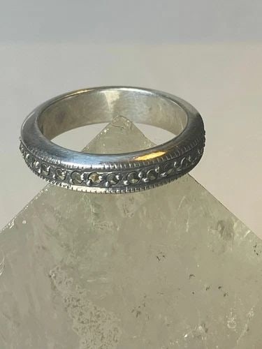 MARCASITE RING BAND SLENDER STACKER STERLING SILVER WOMEN GIRLS: MARCASITE RING BAND SLENDER STACKER STERLING SILVER WOMEN GIRLS Marcasite ring band slender stacker sterling silver women girls Size 5.25 Weight 4.7g Band Width 1/8"