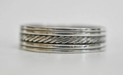 CHAIN RING SIZE 12.75 ROPE BAND STERLING SILVER THUMB WEDDING BOHO MEN: CHAIN RING SIZE 12.75 ROPE BAND STERLING SILVER THUMB WEDDING BOHO MEN Chain ring rope band sterling silver thumb wedding ring boho men Size 12.75 Between a size 12.75 and size 13 Weight 5.6g Band wid