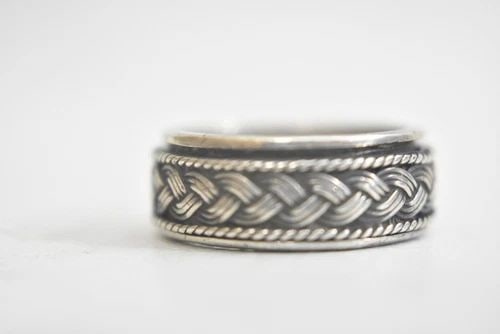 SPINNER RING BRAIDED ROPE BAND STERLING SILVER MEN WOMEN SIZE 7.25: SPINNER RING BRAIDED ROPE BAND STERLING SILVER MEN WOMEN SIZE 7.25 Spinner ring braided rope band sterling silver men women Size 7.25 Weight 6.9g Band Width 1/4"