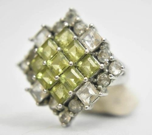 GREEN RING VINTAGE COCKTAIL BOHO WOMEN STERLING SILVER SIZE 6: GREEN RING VINTAGE COCKTAIL BOHO WOMEN STERLING SILVER SIZE 6 Peridot green ring vintage cocktail boho women sterling silver Size 6 Weight 8.4g Widest part of band 1" Thinnest part of band 1/8" Delive