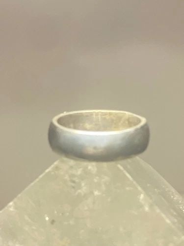 PLAIN RING WEDDING BAND SIZE 6.75 PINKY STERLING SILVER: PLAIN RING WEDDING BAND SIZE 6.75 PINKY STERLING SILVER Plain ring wedding band size 6.75 pinky sterling silver I leave the rings unpolished until I sell .. If the buyer wants the ring polished I will
