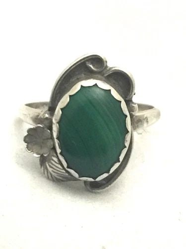 VINTAGE STERLING SILVER SOUTHWEST ROUND MALACHITE RING SIZE 11.25: VINTAGE STERLING SILVER SOUTHWEST ROUND MALACHITE RING SIZE 11.25 Vintage Sterling Silver Southwest Malachite Ring Size 11.25 Weight 3.4g Length 7/8" Width 5/8" Free First Class shipping and postal in