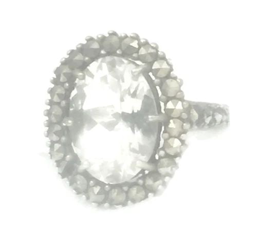 VINTAGE MARCASITE RING VINTAGE COCKTAIL FILIGREE STERLING SILVER SIZE 5.75: VINTAGE MARCASITE RING VINTAGE COCKTAIL FILIGREE STERLING SILVER SIZE 5.75 Vintage Marcasite Filigree Big CZ Sterling Silver Ring Size 5.75 Weight 6.5g Widest Part of Ring 23/32" Thinnest Part of Ring