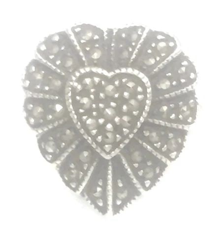VINTAGE MARCASITE HEART RING LOVE FRIENDSHIP STERLING SILVER SIZE 6.75: VINTAGE MARCASITE HEART RING LOVE FRIENDSHIP STERLING SILVER SIZE 6.75 Vintage Heart Marcasite Sterling Silver Ring Size 6.75 Weight 5.8g Widest Part of Ring 3/4" Thinnest Part of Ring 3/32" Rings are