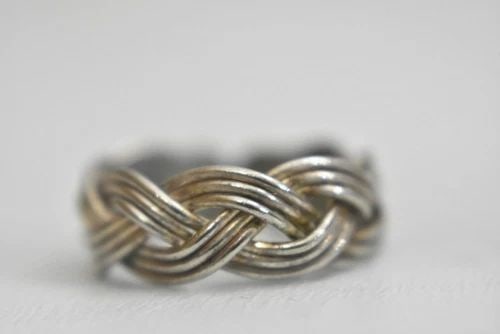 ROPE RING BRAIDED BAND PINKY STERLING SILVER WOMEN GIRLS SIZE 5.25: ROPE RING BRAIDED BAND PINKY STERLING SILVER WOMEN GIRLS SIZE 5.25 Rope ring braided pinky band sterling silver women girls Size 5.25 Weight 3.7g Band width 1/4"