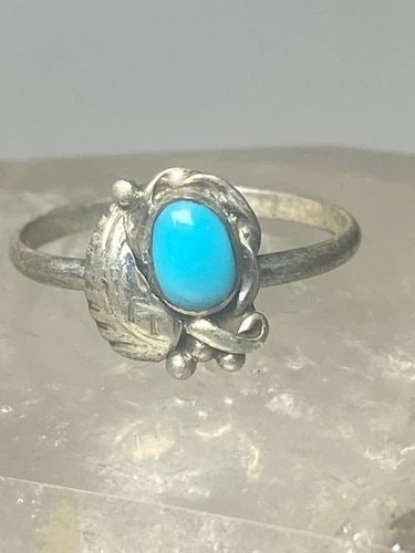 TURQUOISE RING LEAVES BAND SOUTHWEST STERLING SILVER WOMEN GIRLS P: TURQUOISE RING LEAVES BAND SOUTHWEST STERLING SILVER WOMEN GIRLS P Turquoise ring leaves band southwest sterling silver women girls p Size 3.25 Weight 1.1g Length 3/8" Width 1/4" Thinnest part of band
