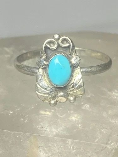 TURQUOISE RING LEAVES BAND SOUTHWEST STERLING SILVER WOMEN GIRLS P: TURQUOISE RING LEAVES BAND SOUTHWEST STERLING SILVER WOMEN GIRLS P Turquoise ring leaves band southwest sterling silver women girls p Size 3.50 Weight 1.1g Length 1/2" Width 5/16" Thinnest part of ban