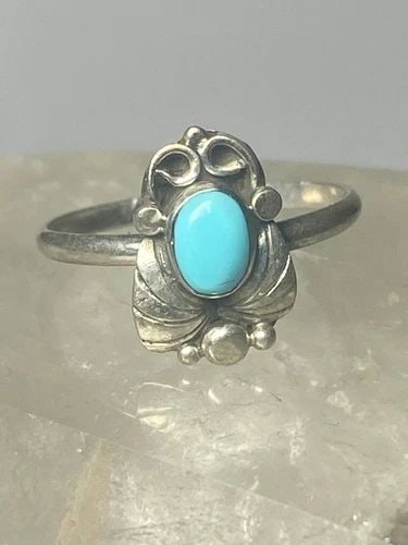 TURQUOISE RING SIZE 3.50 LEAVES BAND SOUTHWEST STERLING SILVER WOMEN GIRLS R: TURQUOISE RING SIZE 3.50 LEAVES BAND SOUTHWEST STERLING SILVER WOMEN GIRLS R Turquoise ring leaves band southwest sterling silver women girls r Size 3.50 Weight 1.2g Length 1/2" Width 1/4" Thinnest pa