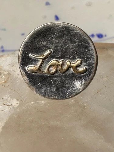 LOVE RING LOVE WORD VALENTINE BAND SIZE 4 STERLING SILVER WOMEN PINKY GIRLS: LOVE RING LOVE WORD VALENTINE BAND SIZE 4 STERLING SILVER WOMEN PINKY GIRLS Love ring love word valentine band size 4 sterling silver women pinky girls The word Love has some unknown goldish overlay o