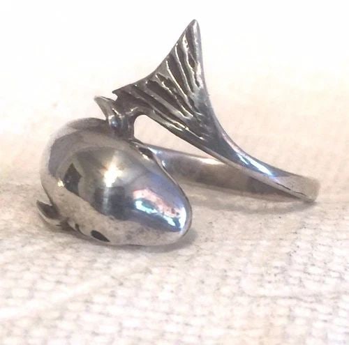 VINTAGE STERLING SILVER DOLPHIN RING BAND SIZE 8.5 3.8G (1 of 2)