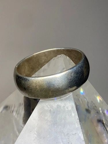 VINTAGE PLAIN RING SIZE 6.75 WEDDING BAND STACKER STERLING SILVER A: VINTAGE PLAIN RING SIZE 6.75 WEDDING BAND STACKER STERLING SILVER A Vintage Plain ring wedding band stacker sterling silver I leave the rings unpolished until I sell .. If the buyer wants the ring pol