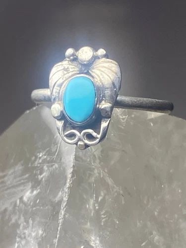 TURQUOISE RING PETITE POINT SOUTHWEST PINKY STERLING SILVER WOMEN GIRL FF: TURQUOISE RING PETITE POINT SOUTHWEST PINKY STERLING SILVER WOMEN GIRL FF Turquoise Ring southwest pinky sterling silver women girl ff Size 3.75 Weight 1.1g Length. 7/16" Width 3/8" Thinnest part 3/8"