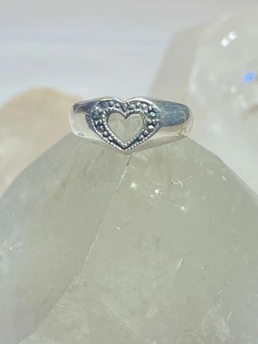 HEART RING SIZE 6.75 LOVE BAND MARCASITES ART DECO PINKY STERLING SILVER WOMEN G: HEART RING SIZE 6.75 LOVE BAND MARCASITES ART DECO PINKY STERLING SILVER WOMEN G Heart ring love band marcasites art deco pinky sterling silver women girls Size 6.75 Weight 3.1g Widest part 3/8" Thinn