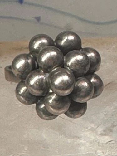 BEAD RING SOUTHWEST SIZE 9 ADJUSTABLE STERLING SILVER WOMEN GIRLS: BEAD RING SOUTHWEST SIZE 9 ADJUSTABLE STERLING SILVER WOMEN GIRLS Bead ring southwest size 9 adjustable sterling silver women girls Size 9 adj Weight 6.7g Length 5/8" Width 5/8" Thinnest part of band 