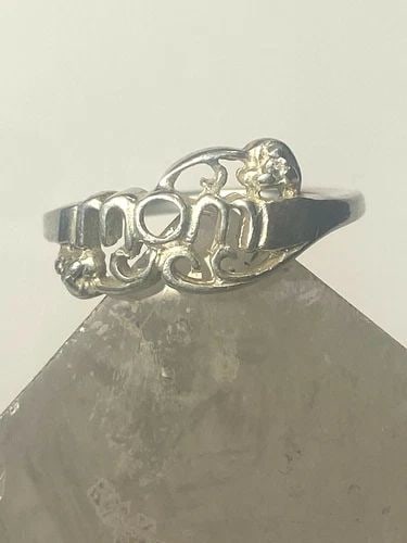 MOM RING MOTHERS DAY BAND FLORAL STERLING SILVER WOMEN: MOM RING MOTHERS DAY BAND FLORAL STERLING SILVER WOMEN Mom ring Mothers Day band floral sterling silver women Size 5.75 Weight 2.2g Widest part 1/4" Thinnest part of band 1/8"