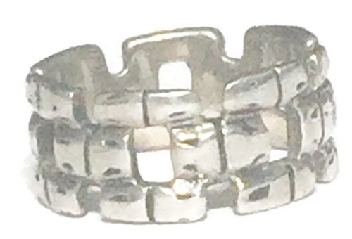 VINTAGE CHAIN BAND STERLING SILVER SOUTHWEST RING BOHO SIZE 5.75 WOMEN BIKER: VINTAGE CHAIN BAND STERLING SILVER SOUTHWEST RING BOHO SIZE 5.75 WOMEN BIKER Vintage Chain Link Design Sterling Silver Southwest Ring or Band Women or Men Size 5.75 Weight 4.3g Band Width 1/4" Rings a