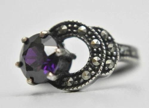 AMETHYST RING MARCASITES STERLING SILVER SIZE 6.75: AMETHYST RING MARCASITES STERLING SILVER SIZE 6.75 Amethyst Marcasite Ring Art Deco Sterling Silver Size 6.75 Weight 3.7g Widest Part of Band 3/8" Thinnest Part of Band 3/32"