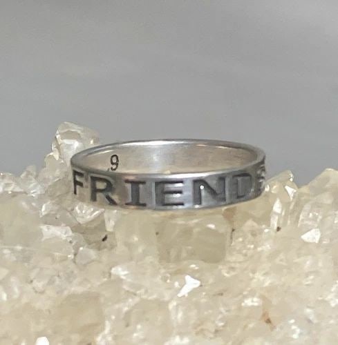 FRIENDS FOREVER RING SIZE 8.75 FRIENDSHIP BAND STERLING SILVER WOMEN GIRLS: FRIENDS FOREVER RING SIZE 8.75 FRIENDSHIP BAND STERLING SILVER WOMEN GIRLS Friends Forever ring Friendship band sterling silver women girls Size 8.75 Between a size 8.75 and a size 9 Weight 8g Widest 