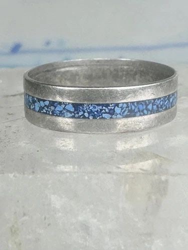 ZUNI RING SIZE 7 TURQUOISE CHIPS BAND STERLING SILVER WOMEN: ZUNI RING SIZE 7 TURQUOISE CHIPS BAND STERLING SILVER WOMEN Zuni ring size 7 turquoise chips light weight band sterling silver women Size 7 Weight 1.2g Width. 7/32"