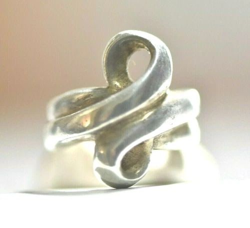 FIGURE 8 WRAP RING BULKY PINKY BAND BOHO STERLING SILVER GIRLS WOMEN SIZE 5.75: FIGURE 8 WRAP RING BULKY PINKY BAND BOHO STERLING SILVER GIRLS WOMEN SIZE 5.75 Figure 8 Wrap Ring Bulky Pinky Band Boho Sterling Silver girls women Size 5.75 weight 5.6g Widest part of band 13/16" Thi