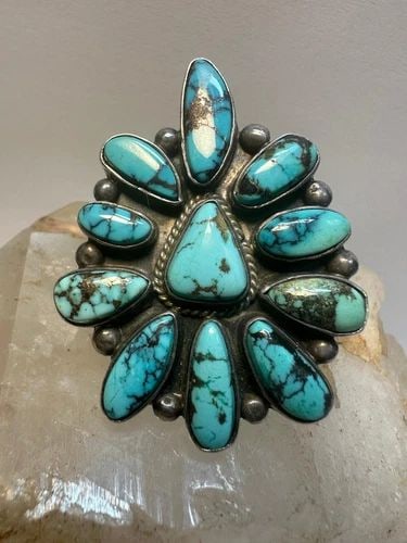 FRED GUERRO RING NAVAJO TURQUOISE HUGE FLOWER SIZE 7 STERLING SILVER WOMEN: FRED GUERRO RING NAVAJO TURQUOISE HUGE FLOWER SIZE 7 STERLING SILVER WOMEN Fred Guerro ring Navajo turquoise huge flower size 7 sterling silver women Size 7 Weight 6.9g Length 2" Width 1. 1/2" Thinnes