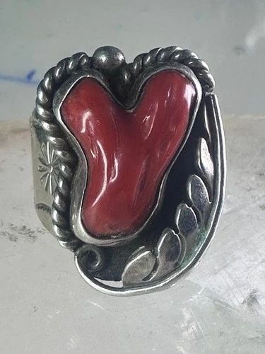 NAVAJO RING CORAL BAND SIZE 10.50 STERLING SILVER STAMPING WOMEN MEN: NAVAJO RING CORAL BAND SIZE 10.50 STERLING SILVER STAMPING WOMEN MEN Navajo ring Coral band size 10.50 sterling silver women men Size 10.5 Weight 13.2g Length 1" Width 3/4" Thinnest part of band 1/4"