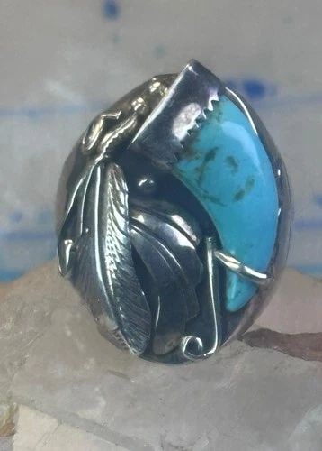 TURQUOISE RING NAVAJO SIZE 12.50 FEATHERS CLAW LEAVES STERLING SILVER WOMEN MEN: TURQUOISE RING NAVAJO SIZE 12.50 FEATHERS CLAW LEAVES STERLING SILVER WOMEN MEN Turquoise ring Navajo size 12.50 feathers leaves Sterling silver women men Size 12.50 Between a size 12.50 and a size 12