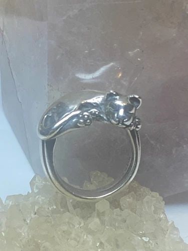CAT RING SIZE 6.50 YESBERGER KITTEN BAND STERLING SILVER WOMEN GIRLS: CAT RING SIZE 6.50 YESBERGER KITTEN BAND STERLING SILVER WOMEN GIRLS Cat ring Yesberger kitten band sterling silver women girls Size 6.50 Between a size 6.50 and a size 6.75 Weight 14.6g Length 5/8" T