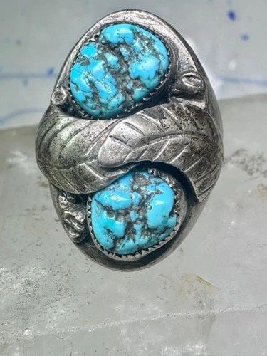 NAVAJO RING LEAVES TURQUOISE BAND SIZE 10.75 STERLING SILVER MEN WOMEN AS IS: NAVAJO RING LEAVES TURQUOISE BAND SIZE 10.75 STERLING SILVER MEN WOMEN AS IS Navajo ring leaves turquoise band size 10.75 sterling silver men women AS IS Crack on band - Wearable- See close ups Size 1