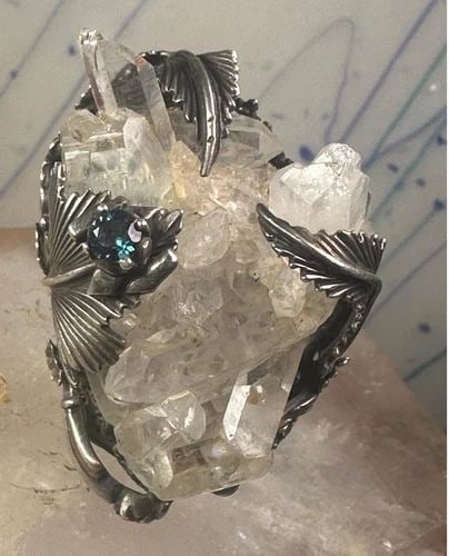 QUARTZ CRYSTAL RING SOUTHWEST HUGE SQUASH BLOSSOM LEAVES SIZE 10 STERLING SILVER: QUARTZ CRYSTAL RING SOUTHWEST HUGE SQUASH BLOSSOM LEAVES SIZE 10 STERLING SILVER Quartz Crystal ring southwest huge squash blossom leaves band Size 10 sterling silver women Size 10 Weight. 55.3g Lengt