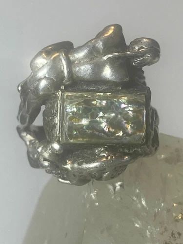DEER RING ABALONE NATIVE AMERICAN BAND STERLING SILVER WOMEN MEN: DEER RING ABALONE NATIVE AMERICAN BAND STERLING SILVER WOMEN MEN Deer ring abalone Native American band sterling silver women men Size 8.75 Between a size 8.75 and a size 9 Weight 18.4g Length. 1" Wid