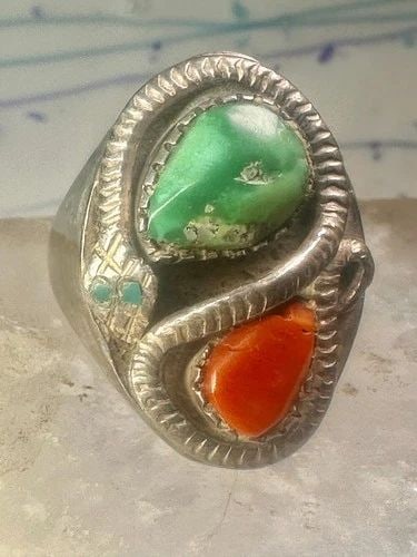 NAVAJO RING SNAKE SIZE 11 TURQUOISE STERLING SILVER MEN WOMEN: NAVAJO RING SNAKE SIZE 11 TURQUOISE STERLING SILVER MEN WOMEN Navajo ring snake size 11 turquoise sterling silver men women Size 11 Weight 25.6g Length 1. 1/4" Width 3/4" Thinnest part of band 1/2"