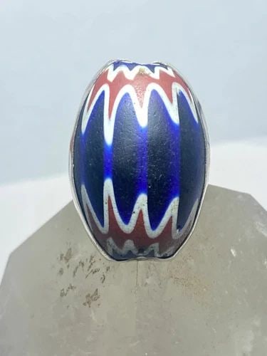 CHEVRON RING SIZE 10.25 TRADE BEAD NAVAJO SOUTHWEST STERLING SILVER WOMEN: CHEVRON RING SIZE 10.25 TRADE BEAD NAVAJO SOUTHWEST STERLING SILVER WOMEN Chevron ring trade bead southwest sterling silver women Size 10.25 Between a size 10.25 and a size 10.50 Weight 23g Length 1 3