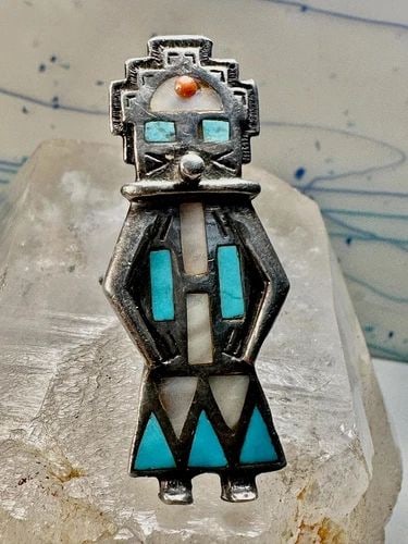 LARGE KACHINA RING NAVAJO TURQUOISE MOTHER OF PEARL CORAL SIZE 7 STERLING SILVER: LARGE KACHINA RING NAVAJO TURQUOISE MOTHER OF PEARL CORAL SIZE 7 STERLING SILVER Kachina ring Navajo turquoise mother of pearl coral size 7 sterling silver women Size 7 Weight. 24g Length. 2. 1/4" Wid