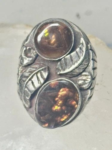 NAVAJO FIRE AGATE SIZE 9 LEAVES STERLING SILVER WOMEN MEN: NAVAJO FIRE AGATE SIZE 9 LEAVES STERLING SILVER WOMEN MEN Navajo Fire Agate size 9 leaves sterling silver women men Size 9 Between a size 9 and a size 9.25 Weight 25.6g Length 1 1/4" Width 5/8" Band i