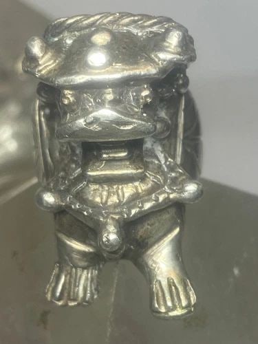 KACHINA RING FIGURATIVE STERLING SILVER MEN WOMEN: KACHINA RING FIGURATIVE STERLING SILVER MEN WOMEN Kachina ring figurative southwest sterling silver men women Size 8.25 Between a size 8.25 and a size 8.50 Weight 40.7g Width 1 3/8" Thinnest part of b