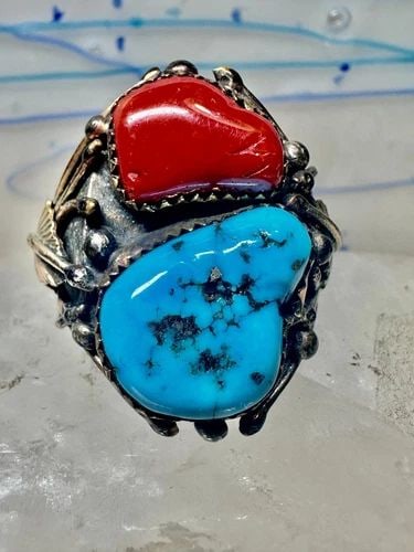 NAVAJO RING SIZE 10.75 CORAL TURQUOISE STERLING SILVER WOMEN MEN: NAVAJO RING SIZE 10.75 CORAL TURQUOISE STERLING SILVER WOMEN MEN Navajo ring size 10.75 Coral Turquoise sterling silver women men *******Unknown goldish metal tone on the leaves and some of the vine l