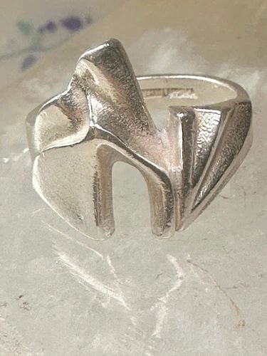 BJORN WECKSTROM RING SIZE 6.25 BAND STERLING SILVER WOMEN: BJORN WECKSTROM RING SIZE 6.25 BAND STERLING SILVER WOMEN Bjorn Weckstrom ring size 6.25 band sterling silver women circa 1970's Size 6.25 Between a size 6.25 and a size 6.50 Weight. 6.3g Length. 5/8"