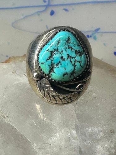 NAVAJO RING TURQUOISE HEAVY BAND SIZE 10.75 STERLING SILVER WOMEN MEN: NAVAJO RING TURQUOISE HEAVY BAND SIZE 10.75 STERLING SILVER WOMEN MEN Navajo ring Turquoise heavy band size 10.75 sterling silver women men Size 10.75 Weight 29.6g Width 1 1/16" Band in Back 3/4"