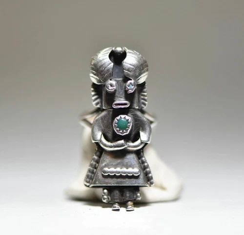 KACHINA RING TURQUOISE SOUTHWEST TRIBAL NAVAJO STERLING SILVER WOMEN GIRLS: KACHINA RING TURQUOISE SOUTHWEST TRIBAL NAVAJO STERLING SILVER WOMEN GIRLS Kachina ring turquoise southwest tribal Navajo sterling silver women girls Size 4.75 Weight 6.6g Length of ring 1 1/2" Width 