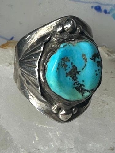 NAVAJO RING TURQUOISE HEAVY BAND SIZE 10 STERLING SILVER WOMEN MEN: NAVAJO RING TURQUOISE HEAVY BAND SIZE 10 STERLING SILVER WOMEN MEN Navajo ring Turquoise heavy band size 10 sterling silver women men Size 10 Between a size 10 and a size 10.25 Weight 21.1g Width 1 1/