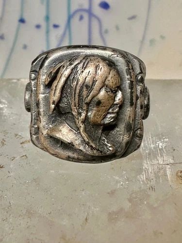 NATIVE AMERICAN FACE OLD RING SIZE 7 STERLING SILVER WOMEN MEN SIGNED STERLING H: NATIVE AMERICAN FACE OLD RING SIZE 7 STERLING SILVER WOMEN MEN SIGNED STERLING H Native American face old ring size 7 sterling silver women men signed sterling Size 7 Weight 11.9g Length 3/4" Width 3/