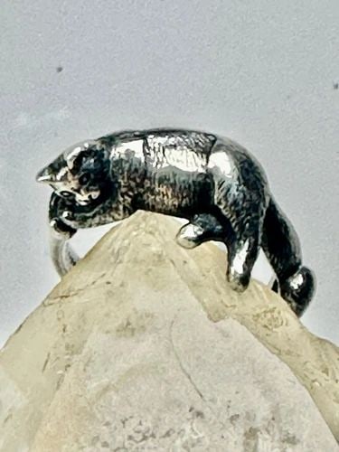 CAT RING JAMES AVERY BAND SIZE 4.75 STERLING SILVER PINKY WOMEN GIRLS: CAT RING JAMES AVERY BAND SIZE 4.75 STERLING SILVER PINKY WOMEN GIRLS Cat ring James Avery band size 4.75 sterling silver pinky women girls Size 4.75 Weight 4.3g Width 3/8" Thinnest part of band in ba