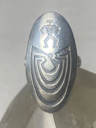 MAN IN THE MAZE RING STERLING SILVER WOMEN IHMSS: MAN IN THE MAZE RING STERLING SILVER WOMEN IHMSS Man in the Maze ring sterling silver women IHMSS Indian Hand Made Sterling Silver Size 6.25 Between a size 6.25 and a size 6.50 Weight 6.2g Length 1. 1