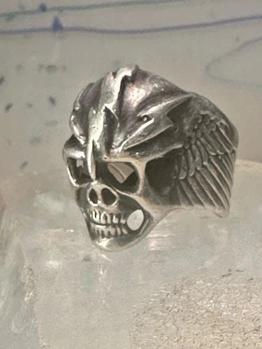 SKULL RING LIGHTENING BOLT BIKER BAND SIZE 9.75 STERLING SILVER WOMEN MEN: SKULL RING LIGHTENING BOLT BIKER BAND SIZE 9.75 STERLING SILVER WOMEN MEN Skull ring lightening bolt biker band size 9.75 sterling silver women men Size 9.75 Between a size 9.75 and a size 10 Weight. 