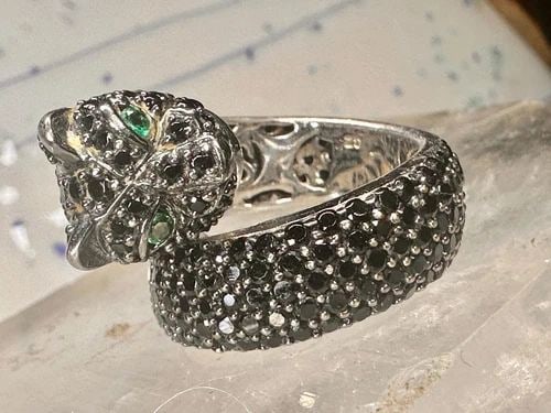 SONIA BITTON RING PANTHER BAND CZ SIZE 6.75 STERLING SILVER WOMEN: SONIA BITTON RING PANTHER BAND CZ SIZE 6.75 STERLING SILVER WOMEN Sonia Bitton ring Panther band CZ size 6.75 sterling silver women Size 6.75 Weight 14.5g Widest part 3/4" Thinnest part of band. 1/4"