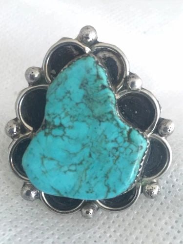 VINTAGE STERLING SILVER SOUTHWEST TRIBAL RING LARGE TURQUOISE SIZE 9.75 18G HEAV: VINTAGE STERLING SILVER SOUTHWEST TRIBAL RING LARGE TURQUOISE SIZE 9.75 18G HEAV Vintage Sterling Silver Southwest Tribal Ring Turquoise Size 9.75 Weight 17g Length 1 11/16" Width 1 7/16" Free Postal 