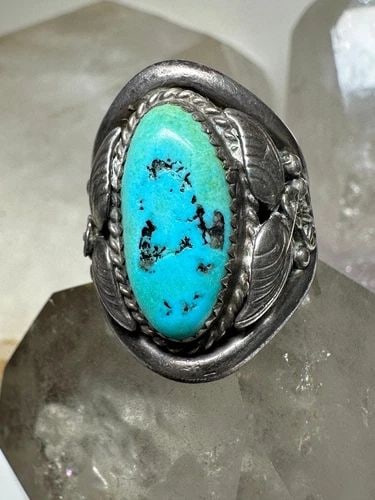 TURQUOISE RING NAVAJO SIGNED AG LEAVES SIZE 8.75 STERLING SILVER WOMEN MEN: TURQUOISE RING NAVAJO SIGNED AG LEAVES SIZE 8.75 STERLING SILVER WOMEN MEN Turquoise ring Navajo signed AG leaves size 8.75 sterling silver women men Size 8.75 Between a size 8.75 and a size 9 Weight.